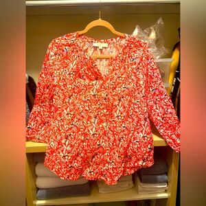Colorful Loft summer shirt
Gently worn